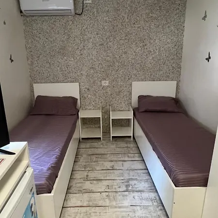 Ama Guest house *